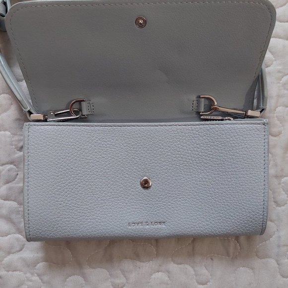 (2/25$) Love and Lore light blue crossbody clutch with removable strap - Picture 3 of 7